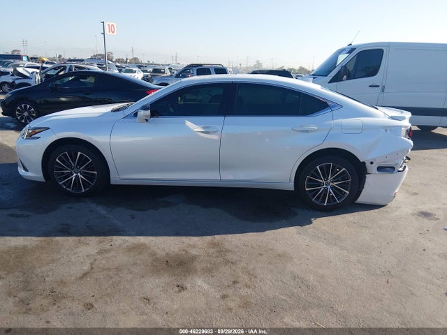 2025 LEXUS ES 300H 15