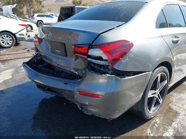 2021 MERCEDES-BENZ A 220 18