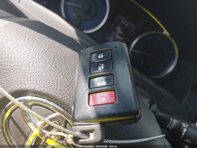 2017 TOYOTA CAMRY XLE 11