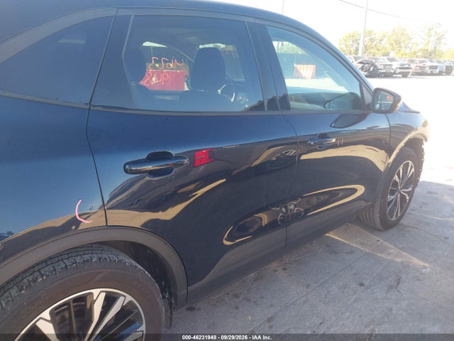 2021 FORD ESCAPE SE 14