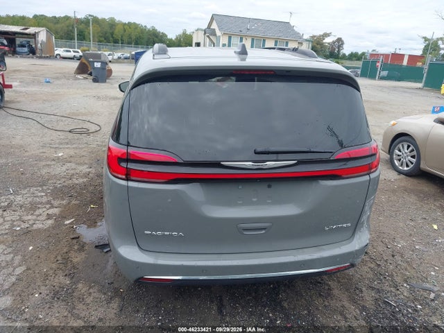 2023 CHRYSLER PACIFICA LIMITED 17