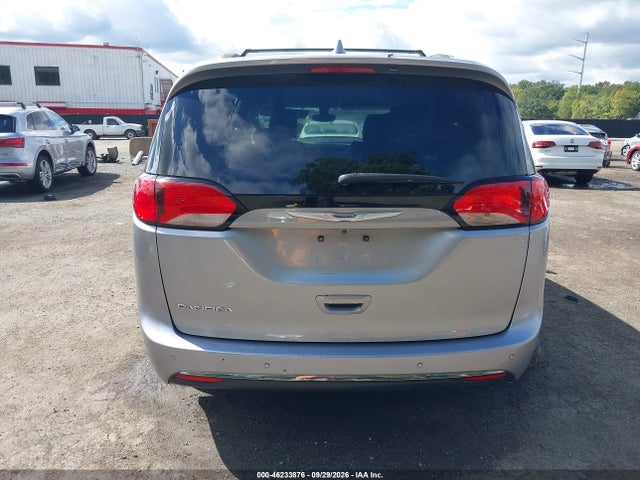 2020 CHRYSLER PACIFICA TOURING L 16