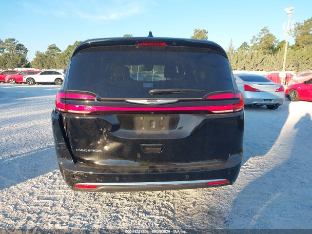2025 CHRYSLER PACIFICA SELECT 17