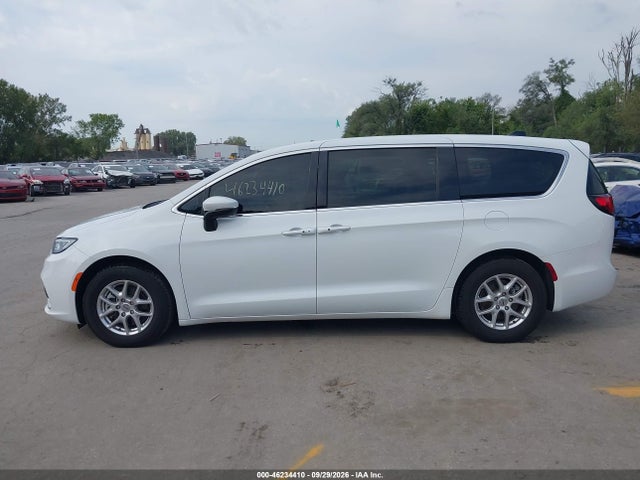 2023 CHRYSLER PACIFICA TOURING L 14