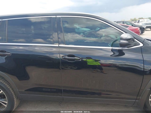 2019 TOYOTA HIGHLANDER LE 13