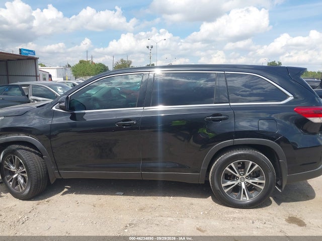 2019 TOYOTA HIGHLANDER LE 14