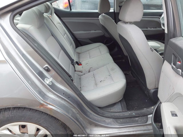 2018 HYUNDAI ELANTRA SE 8