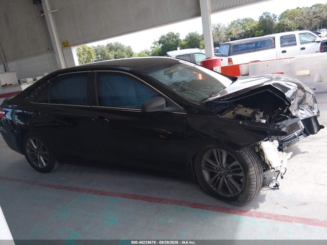 2017 TOYOTA CAMRY SE 13