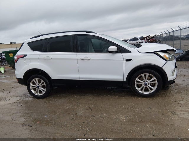 2017 FORD ESCAPE SE 13