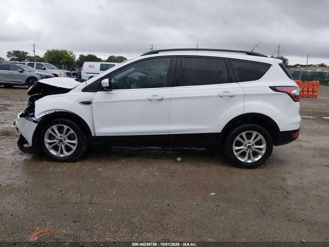 2017 FORD ESCAPE SE 14