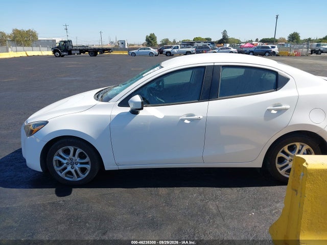 2018 TOYOTA YARIS IA 14