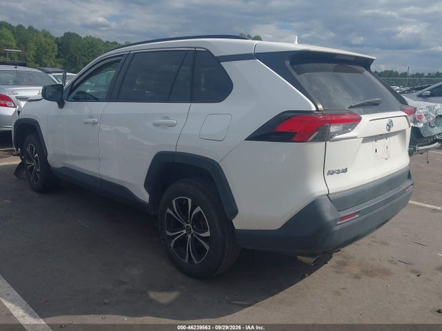 2020 TOYOTA RAV4 LE 3