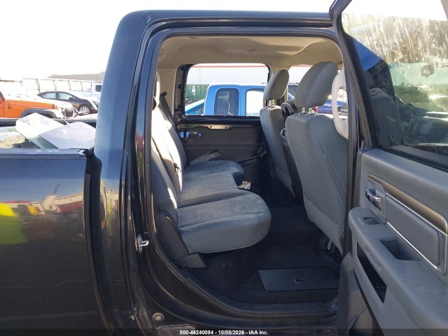 2017 RAM 1500 SLT 4X4 6'4 BOX 8