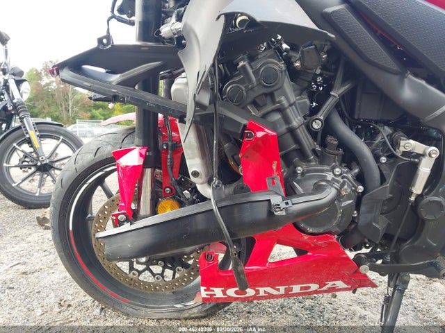 2025 HONDA CBR650 R 9