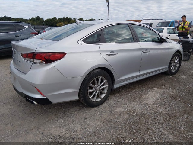2018 HYUNDAI SONATA SE 4