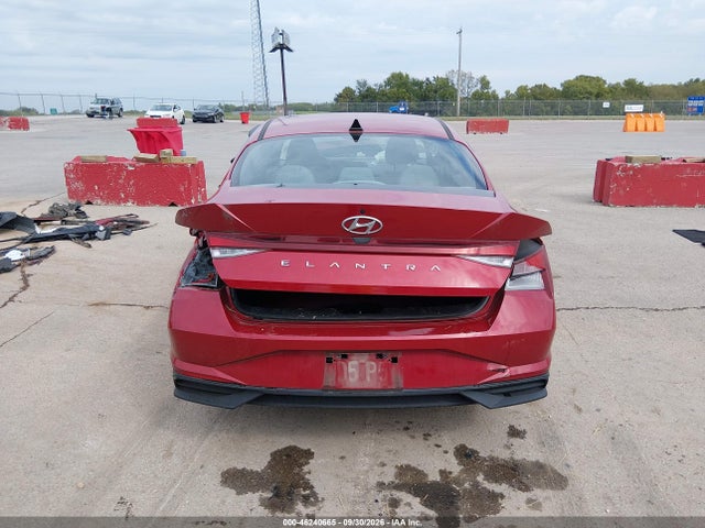 2022 HYUNDAI ELANTRA SE 17