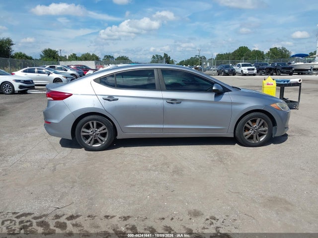 2017 HYUNDAI ELANTRA SE 13
