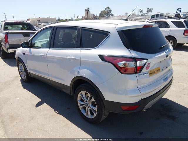 2017 FORD ESCAPE SE 3