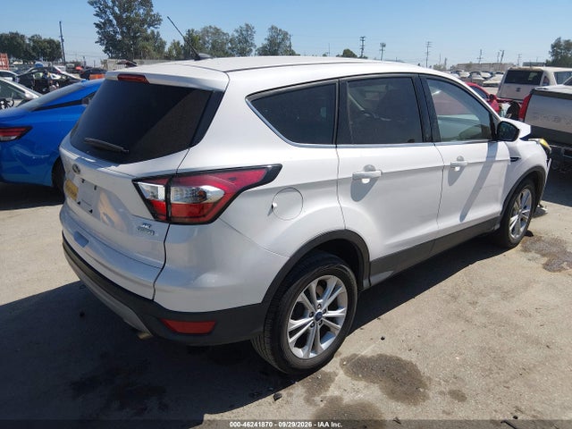 2017 FORD ESCAPE SE 4