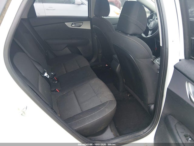 2022 KIA FORTE FE 8