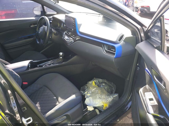 2021 TOYOTA C-HR XLE 5