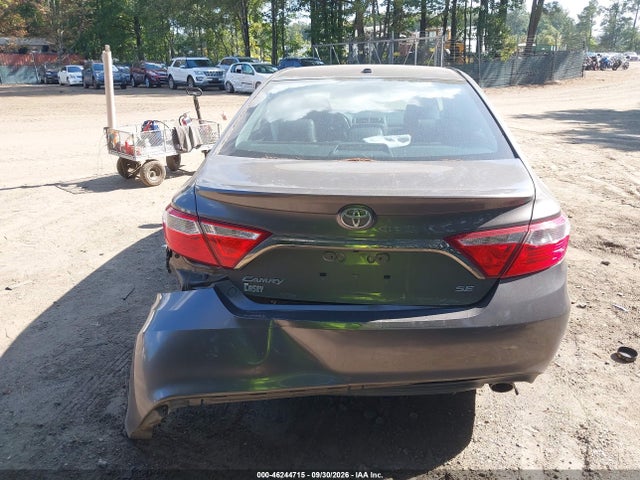 2017 TOYOTA CAMRY SE 16
