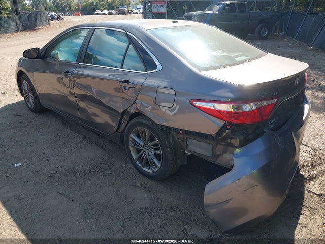2017 TOYOTA CAMRY SE 3
