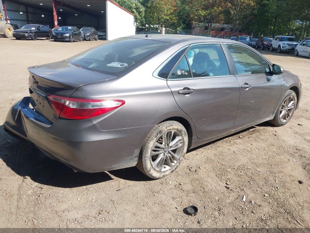 2017 TOYOTA CAMRY SE 4