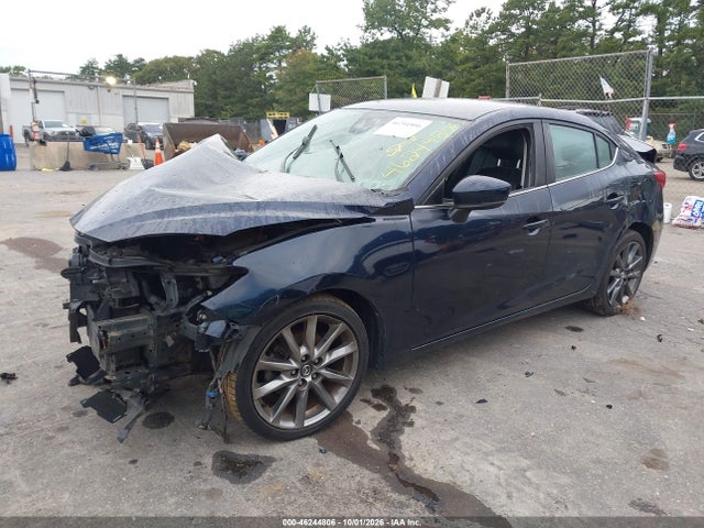 2018 MAZDA MAZDA3 TOURING 2