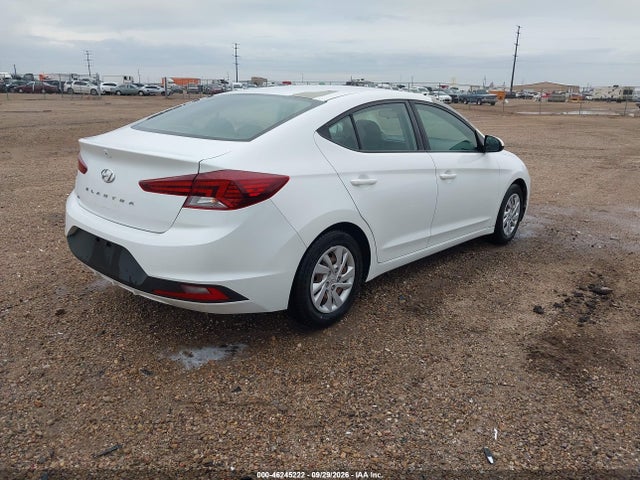 2019 HYUNDAI ELANTRA SE 4