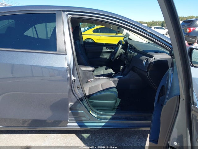 2017 TOYOTA COROLLA SE 5