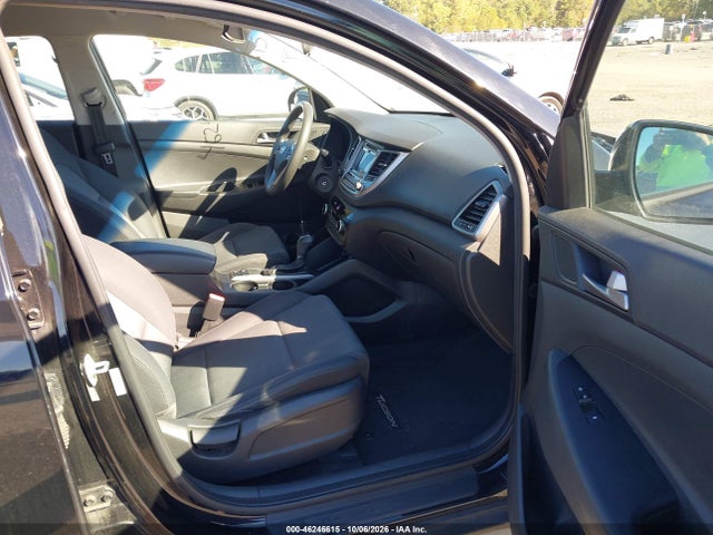 2017 HYUNDAI TUCSON SE 5