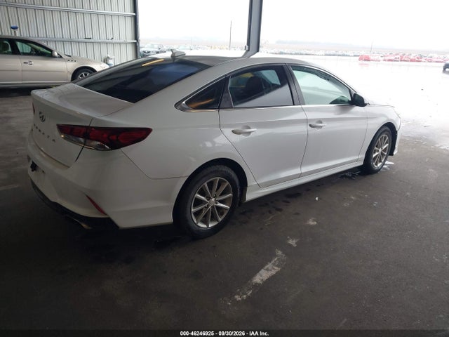 2018 HYUNDAI SONATA SE 4