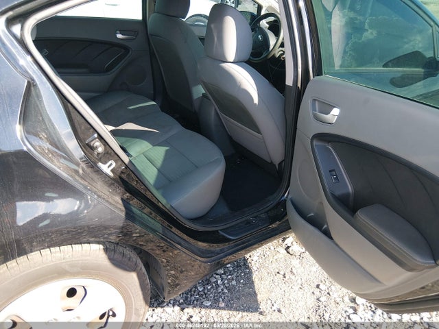 2017 KIA FORTE LX 8