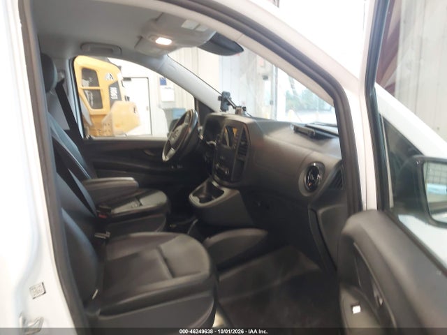 2022 MERCEDES-BENZ METRIS 5