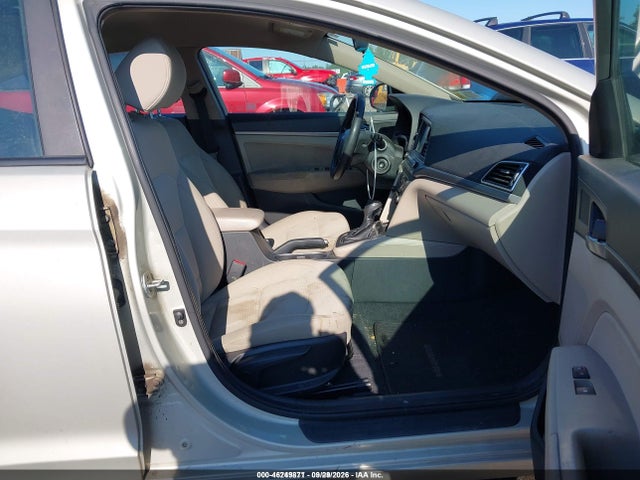 2017 HYUNDAI ELANTRA SE 5