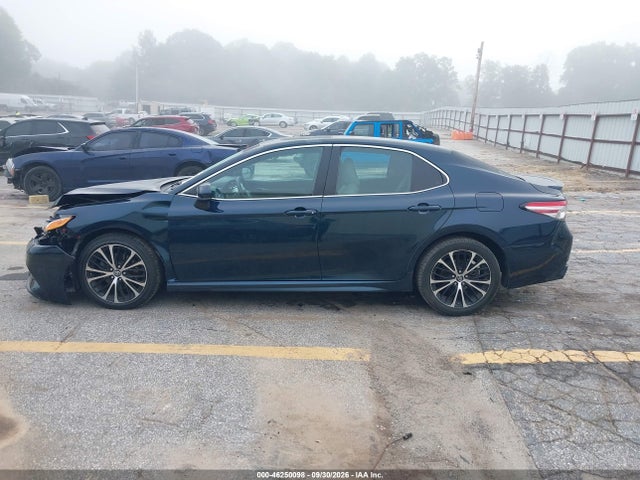 2018 TOYOTA CAMRY SE 14