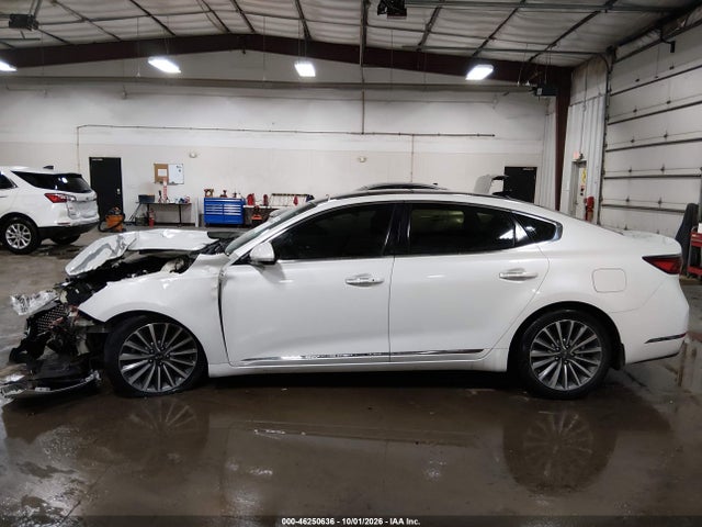 2017 KIA CADENZA PREMIUM 13