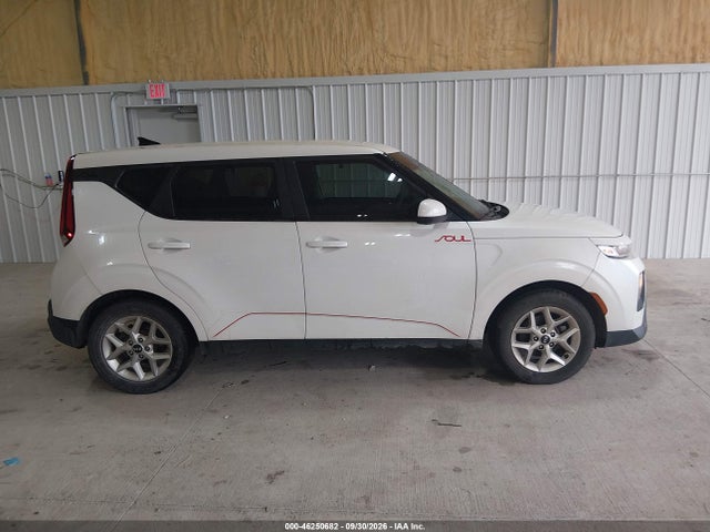 2020 KIA SOUL S 13