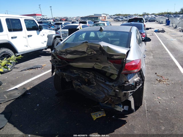2017 HYUNDAI ELANTRA SE 6