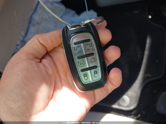 2018 CHRYSLER PACIFICA LIMITED 11