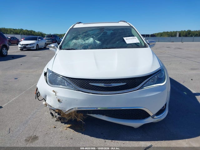 2018 CHRYSLER PACIFICA LIMITED 13