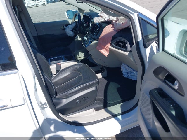 2018 CHRYSLER PACIFICA LIMITED 5