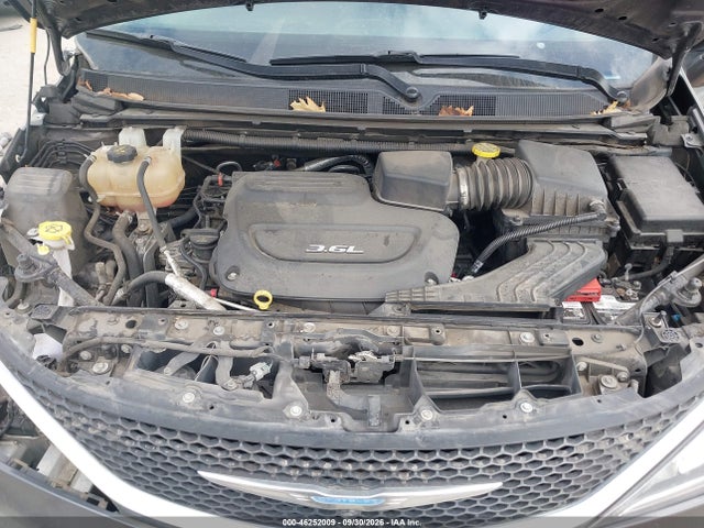 2018 CHRYSLER PACIFICA TOURING L 10