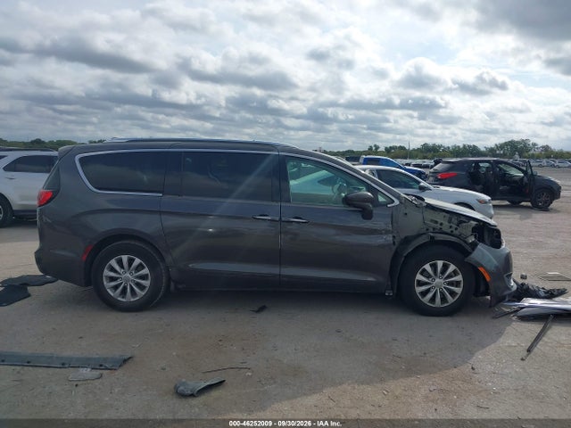 2018 CHRYSLER PACIFICA TOURING L 13