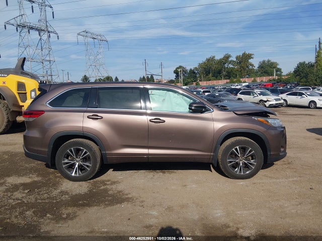 2017 TOYOTA HIGHLANDER LE PLUS 12