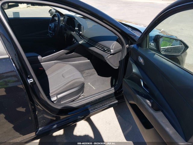 2023 HYUNDAI ELANTRA SE 5