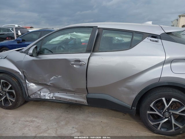 2018 TOYOTA C-HR XLE 13