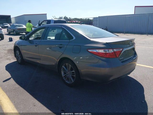 2017 TOYOTA CAMRY SE 3