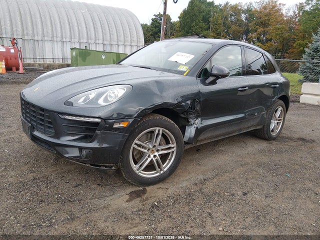 2018 PORSCHE MACAN SPORT EDITION 2